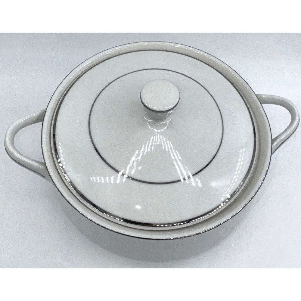 Covered Vegetable Bowl Crown Victoria Lovelace‎ Fine China Casserole Japan